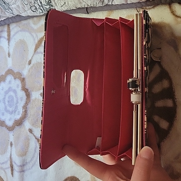 Cream and Black Wallet with Abstract Pattern - Picture 6 of 8